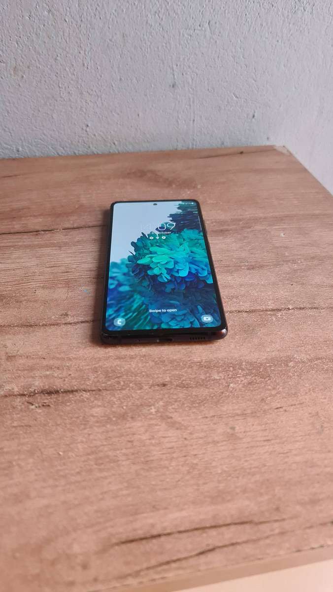 Samsung Galaxy S20 FE 128GB Pre owned