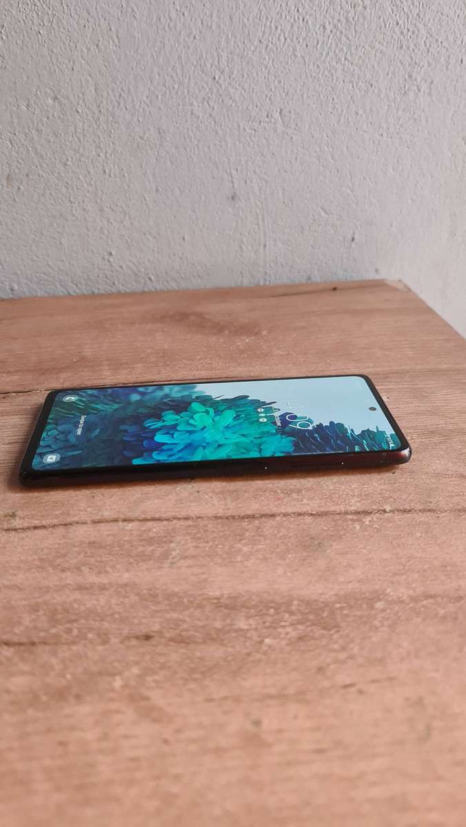 Samsung Galaxy S20 FE 128GB Pre owned