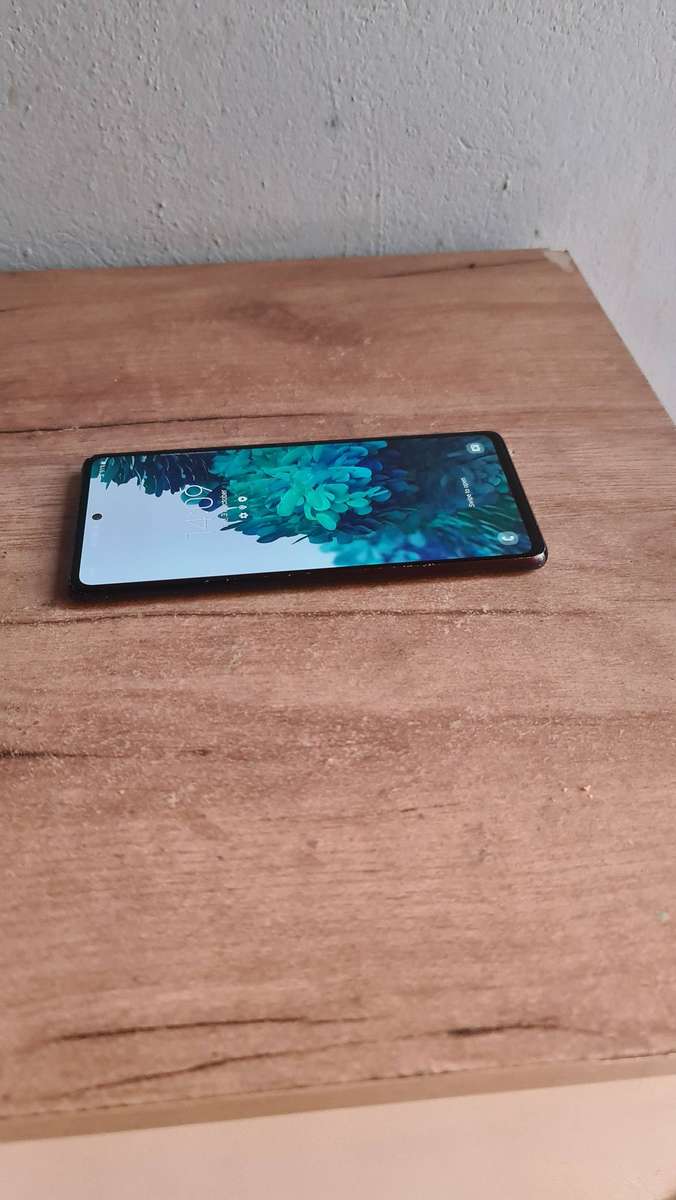 Samsung Galaxy S20 FE 128GB Pre owned