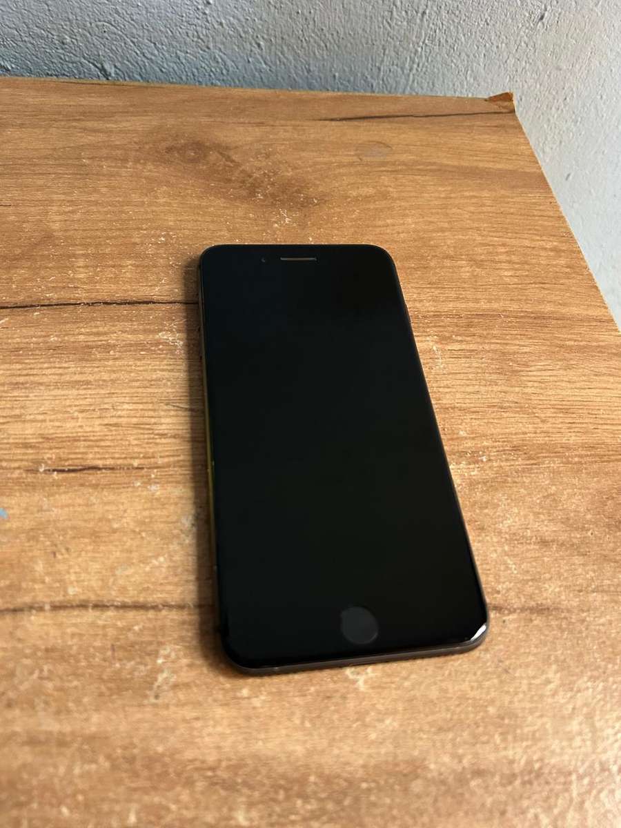 Apple iPhone 8 plus 64GB
