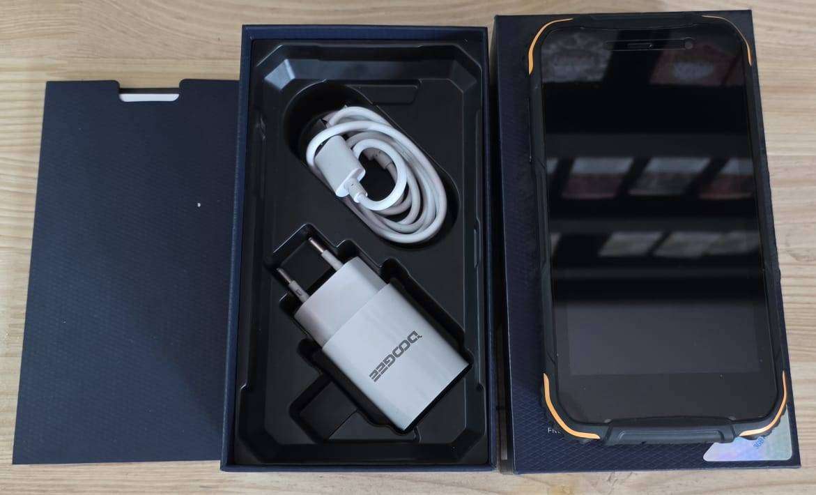 Doogee S35