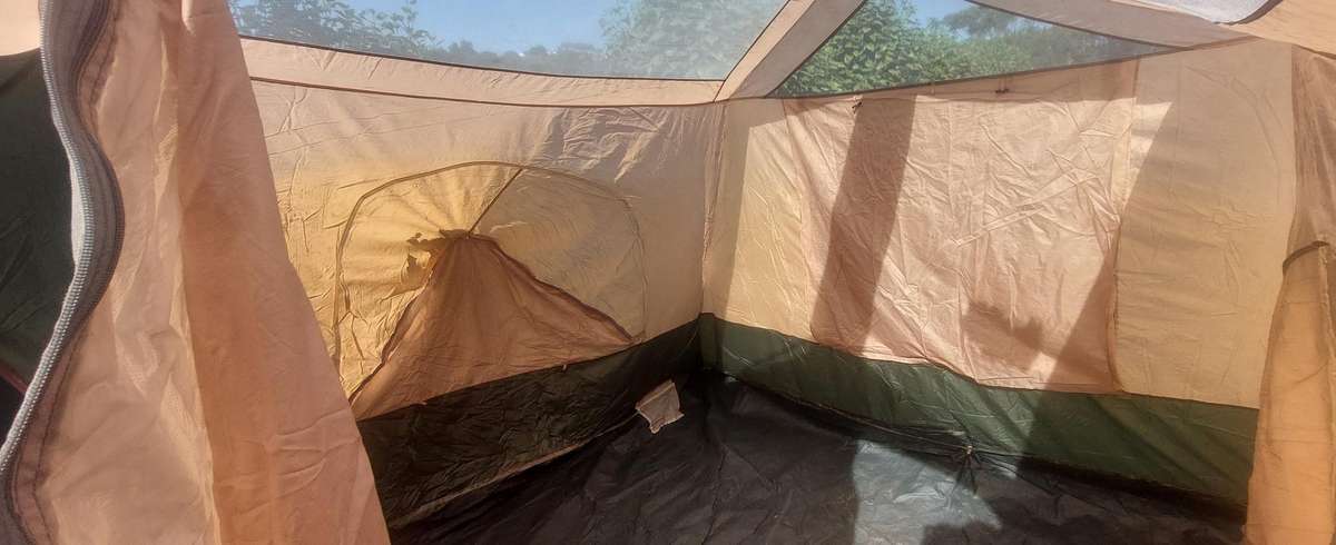 camp master lagoona 2 diner tent  sleeps 7 read description