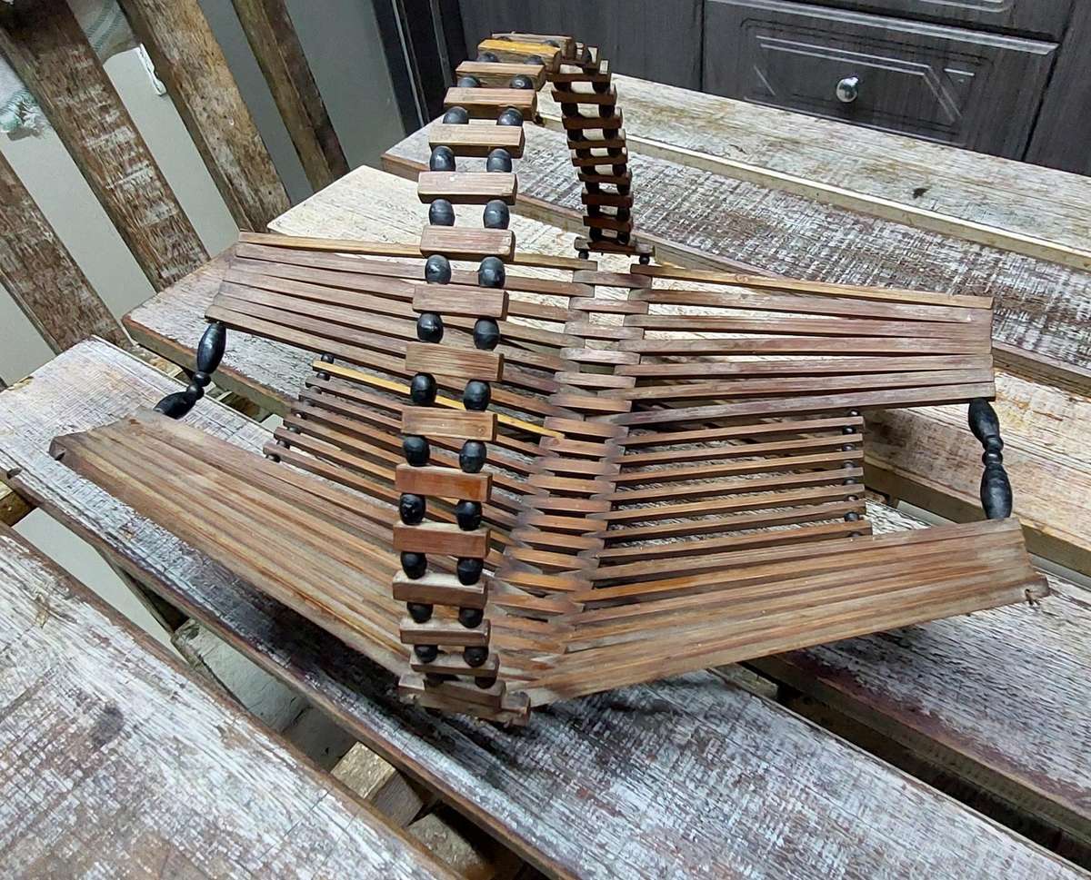 vintage foldable bamboo Japanese  fruit basket