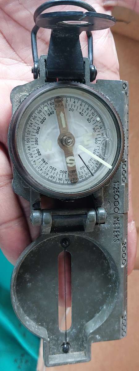 VINTAGE KIFFE MILITARY COMPASS WITH MAGNIFY GLASS METAL HEAVY MADE IN JAPAN STAMPED