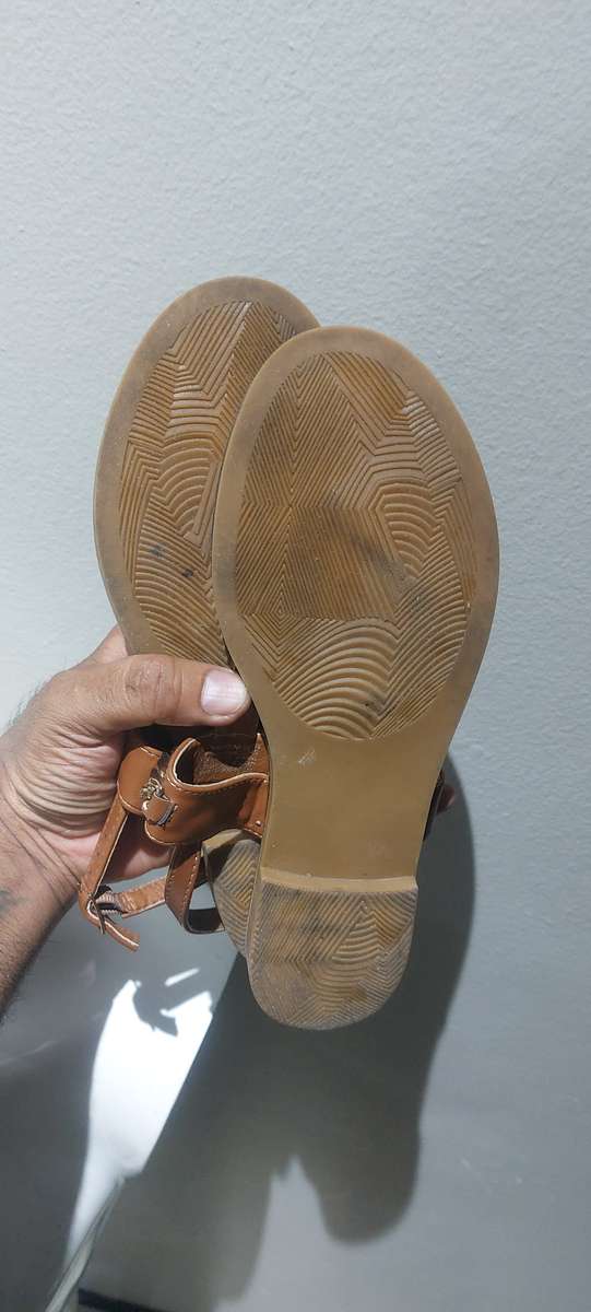 WOOLIES SANDALS SIZE 5 USED TWICE