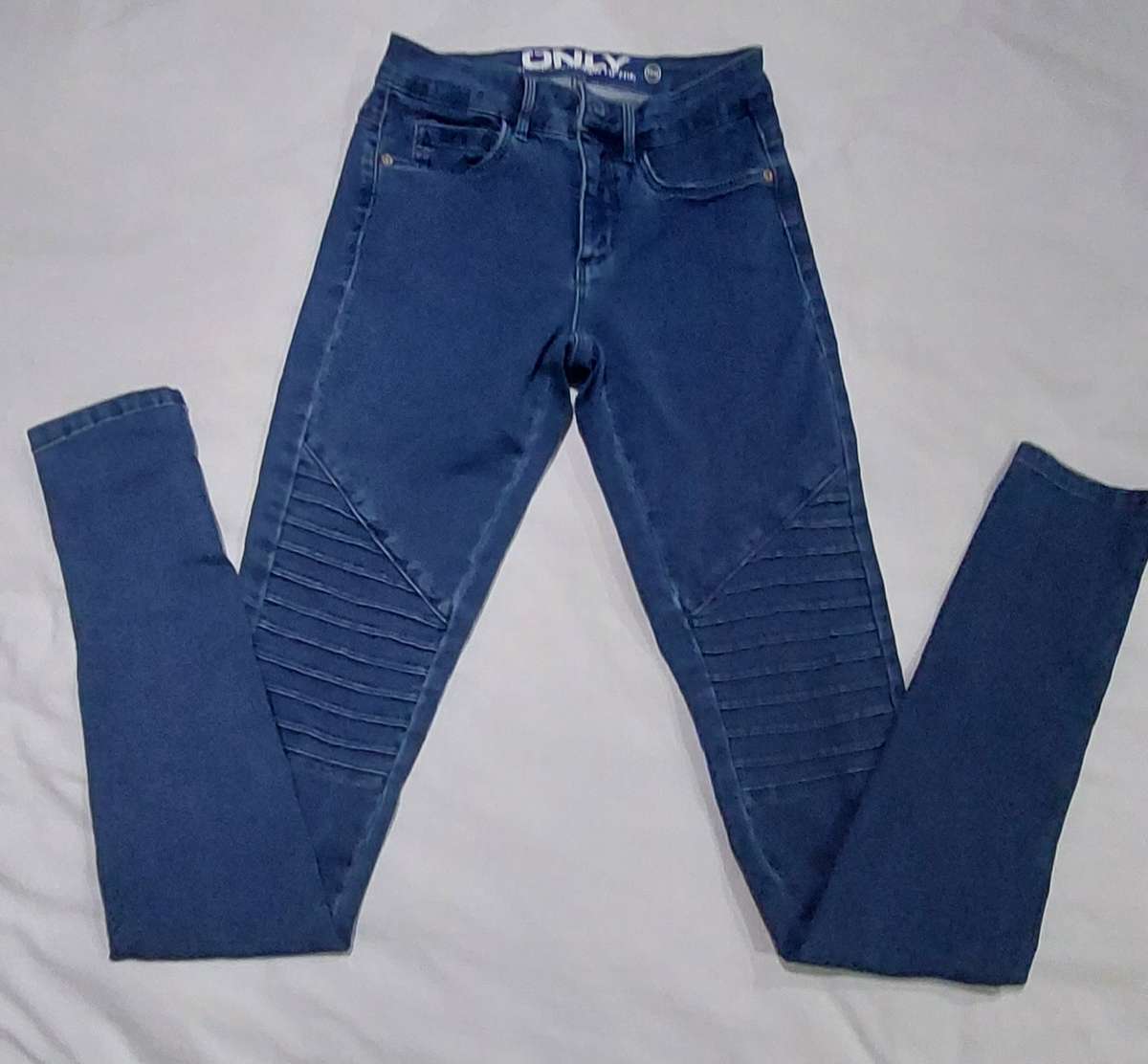 LADIES JEANS SIZE SMALL