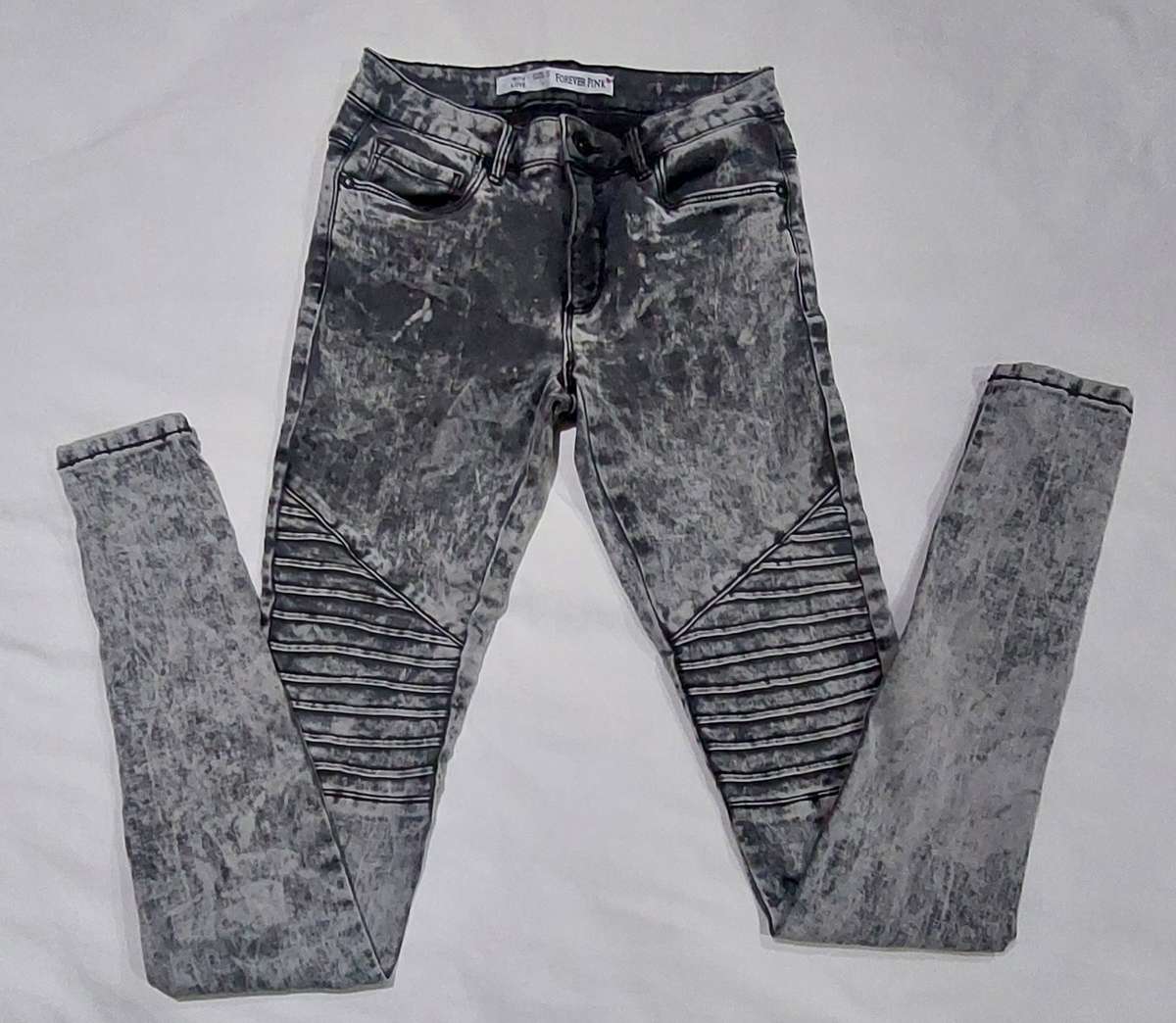 LADIES JEANS SIZE SMALL