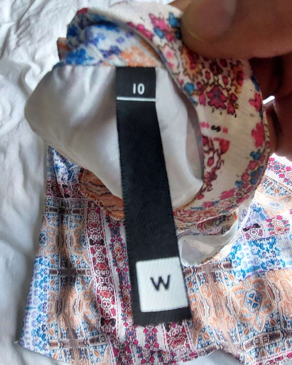 LADIES DRESS SIZE MEDIUM