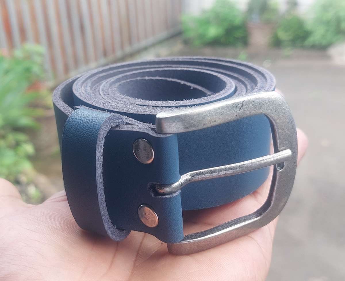 RARE ONLY ONE HAND MADE GENUINE LEATHER BELT SMALL TO  XXL NAVY /BLUE