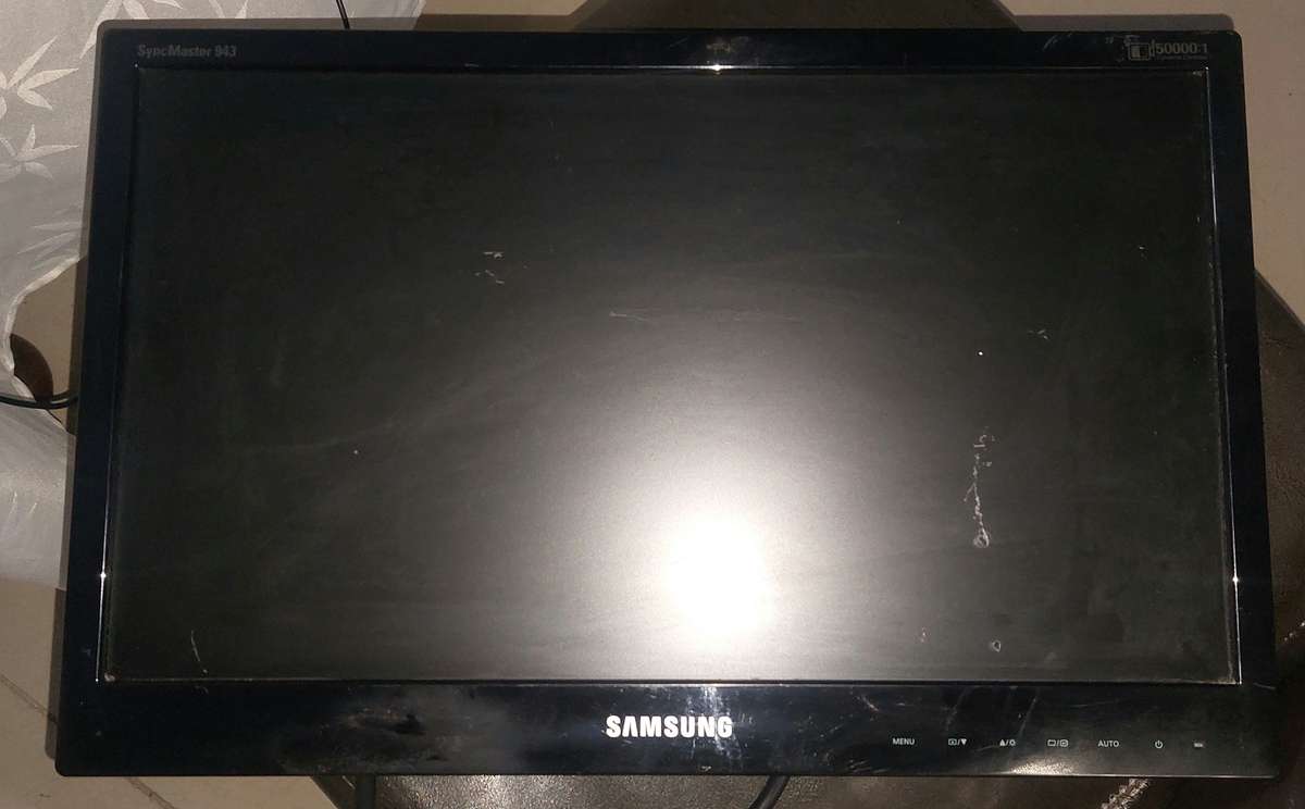 SAMSUNG SYNCMASTER 943 COMPUTER SCREEN READ DESCRIPTION