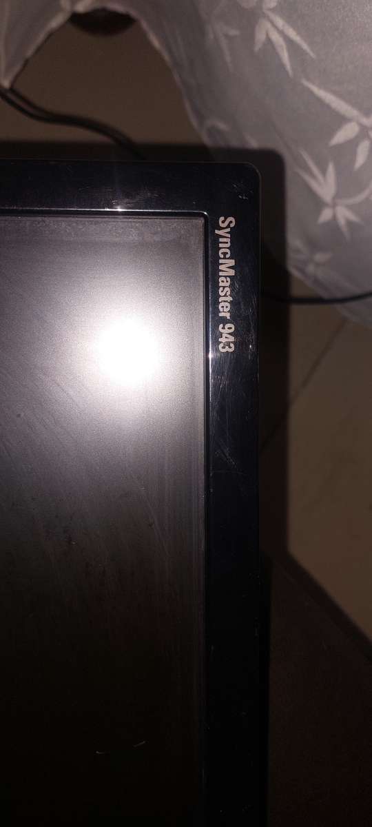 SAMSUNG SYNCMASTER 943 COMPUTER SCREEN READ DESCRIPTION