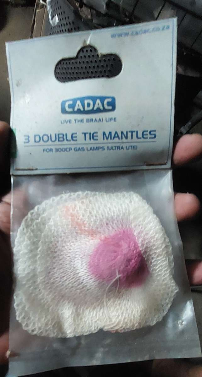 BRAND NEW CADAC LAMP WITH START BUTTON AND PACK OF MANTLE READ DESCRIPTION