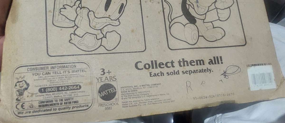 RARE LARGE  NEVER OPENED VINTAGE 3 D MICKEY PUZZLE