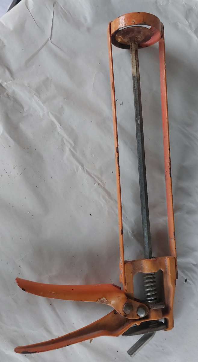 VINTAGE SILICONE GUN TOOL