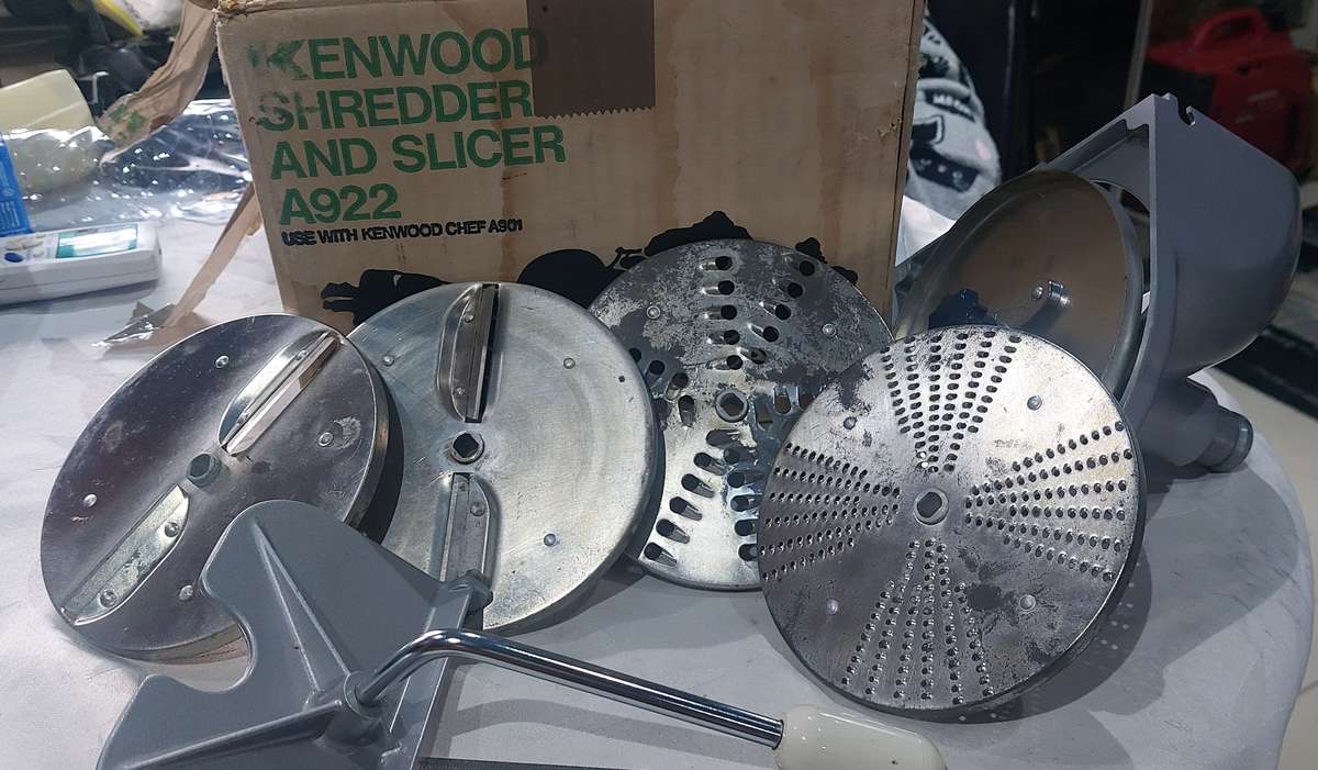 VINTAGE KENWOOD SHREDDER AND SLICER ATTACHMENT AND BLADES