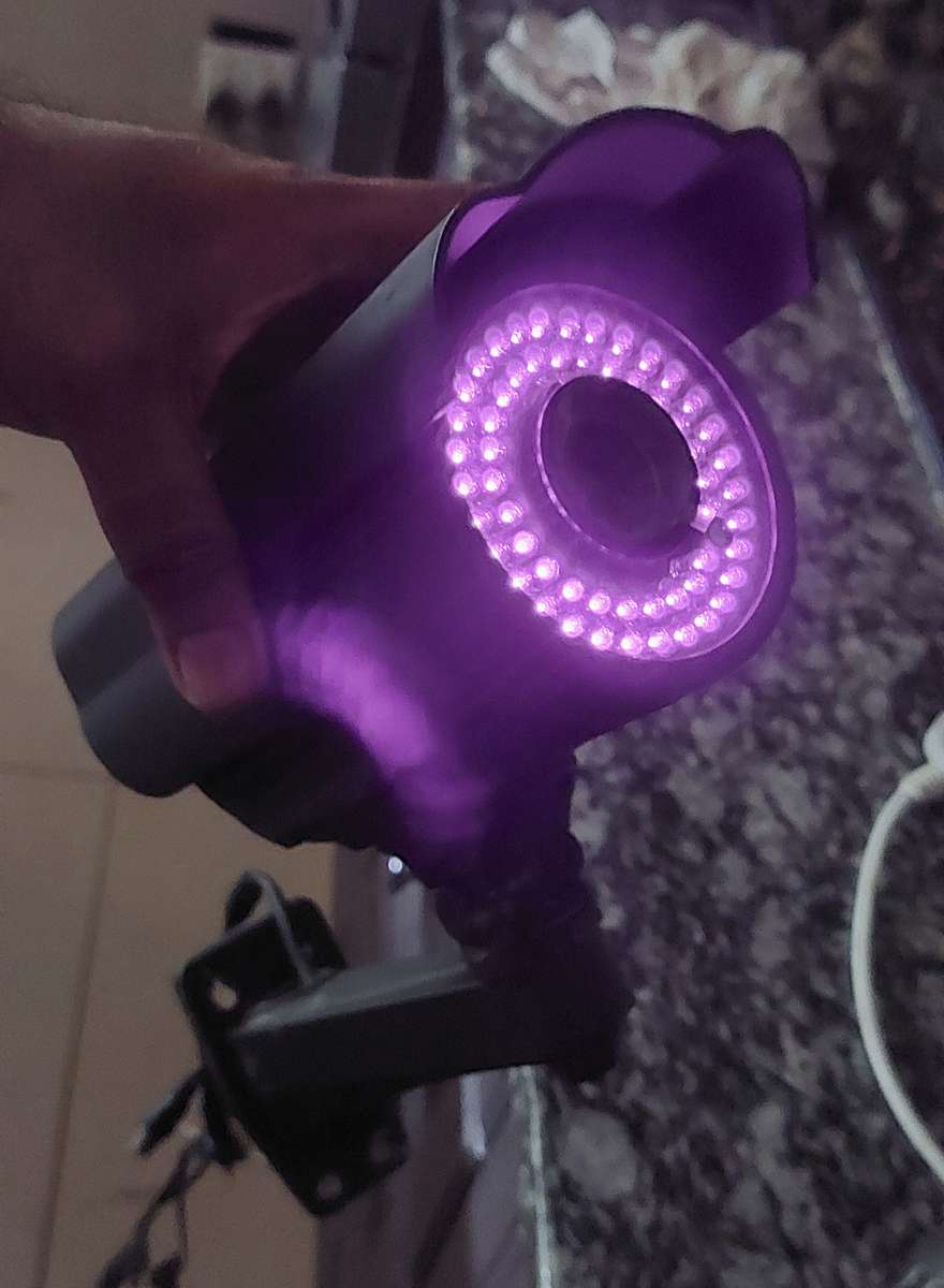 LARGE WATERPROOF SECURITY CAMERA READ DISCRIPTION