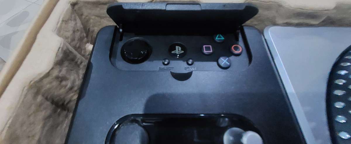 LIKE NEW IN BOX SONY DJ HERO TURNTABLE AND MIXER ONLY.