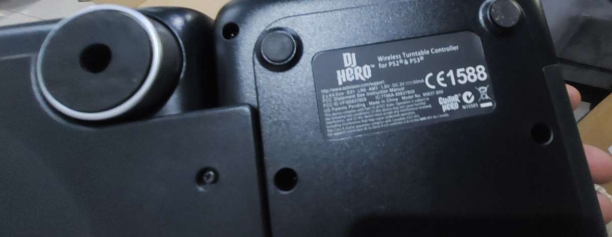 LIKE NEW IN BOX SONY DJ HERO TURNTABLE AND MIXER ONLY.