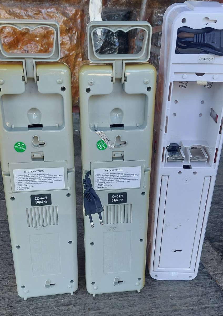 LIGHTS RECHARGEABLE PLEASE READ DISCRIPTION