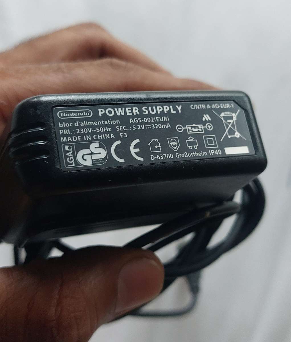 NINTENO GAMEBOY SP ADVANCE AGS001