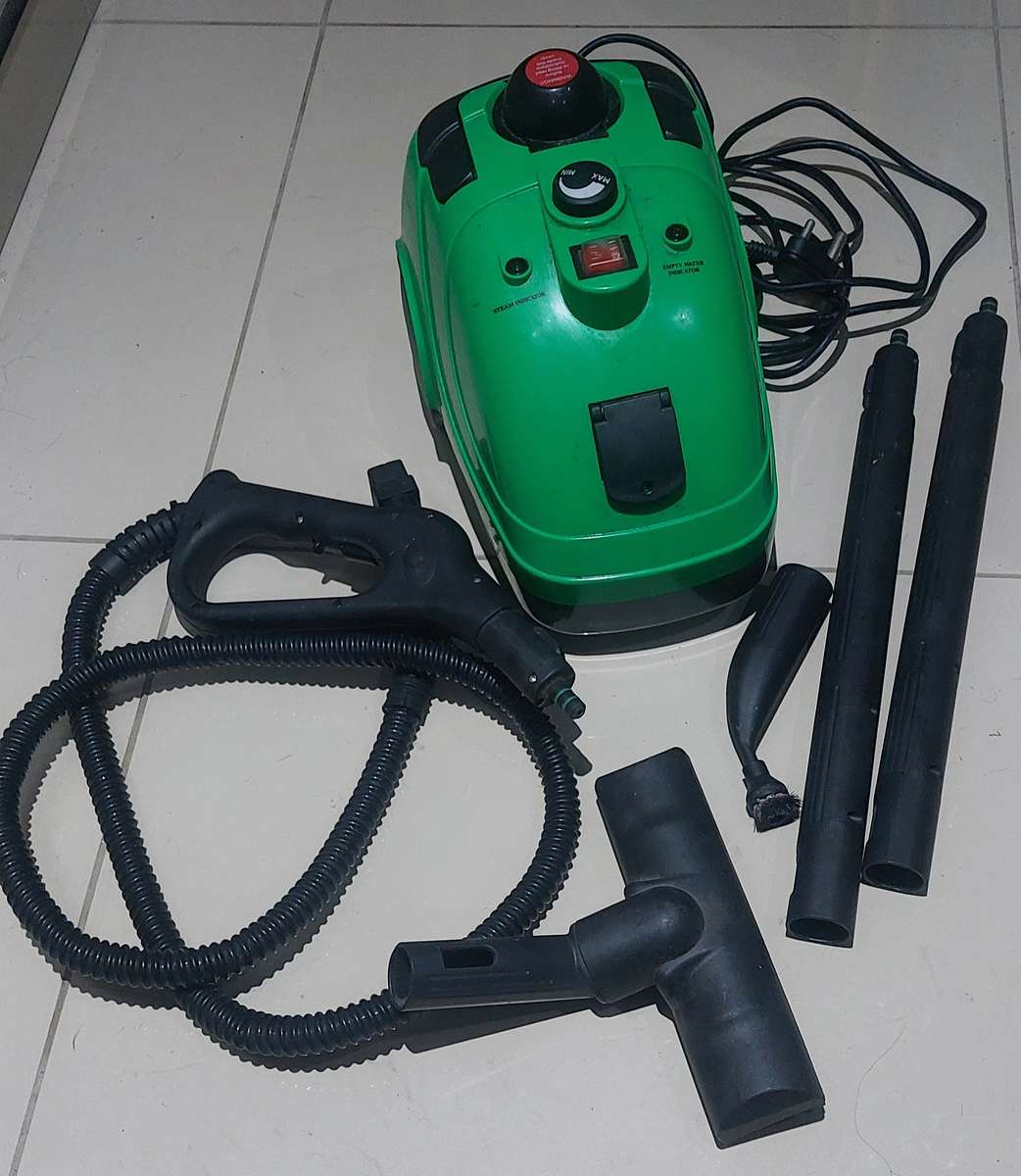 RARE GENESIS JET  STEAM CLAENER WITH ALL ASSESSORIES WORKING