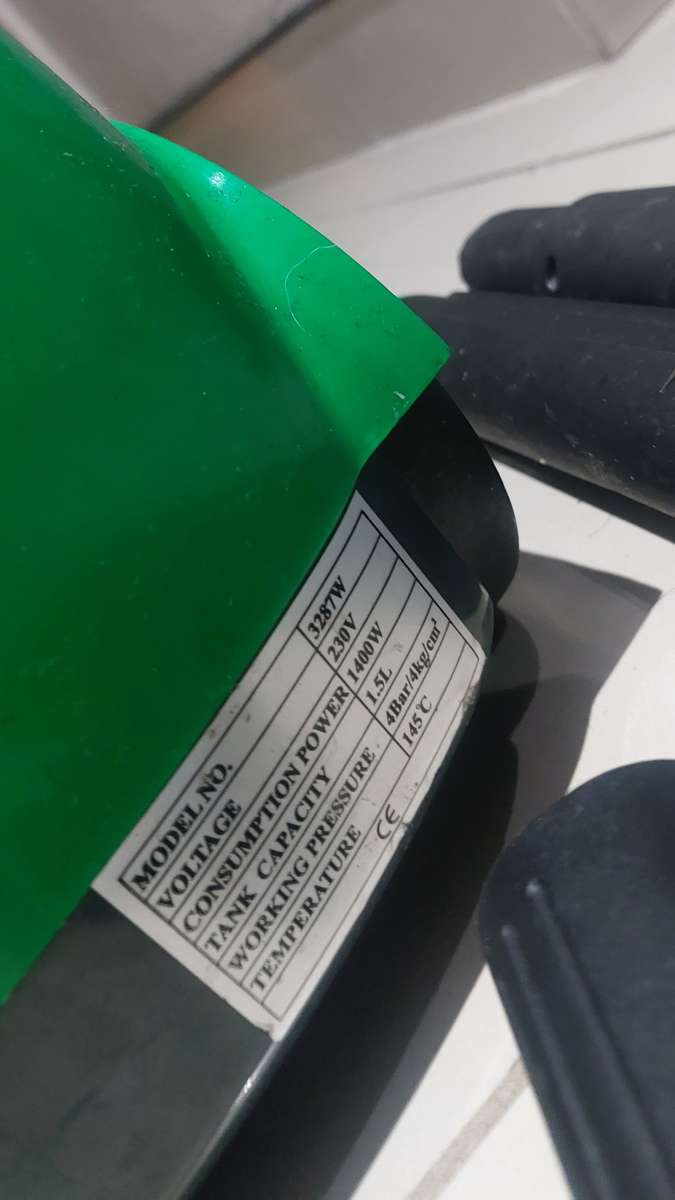 RARE GENESIS JET  STEAM CLAENER WITH ALL ASSESSORIES WORKING