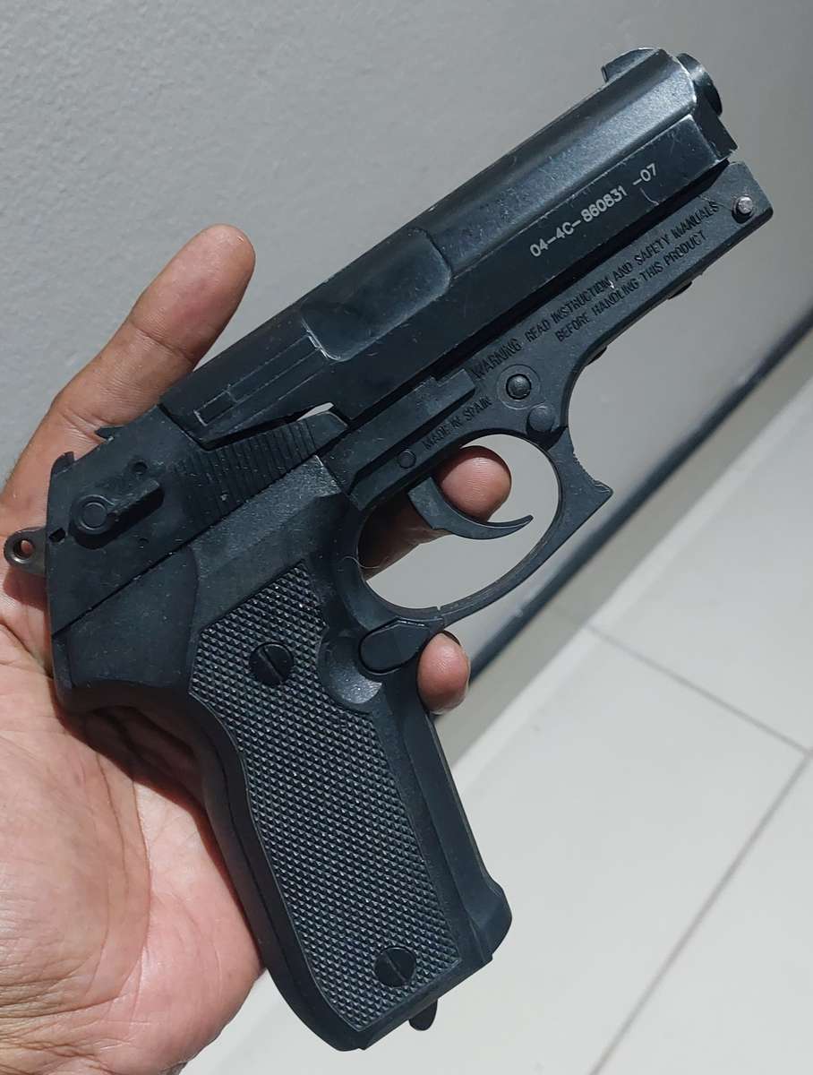 RARE VINTAGE GAMO PT 80 GAS GUN SHOOT BB ROUNDS AND MUSHROOMS PROBABALY NEEDS A SERVICE