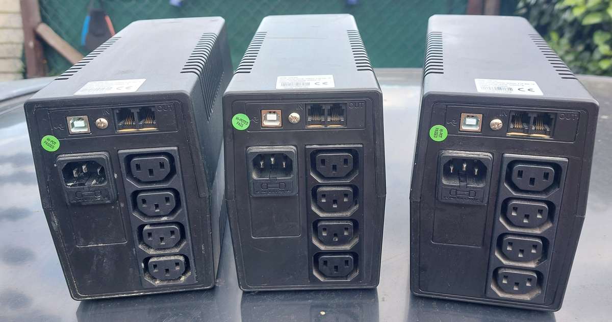 UPS WORKS PERFECTLY BATTERY NEEDED BIDDING FOR 1 ITEM