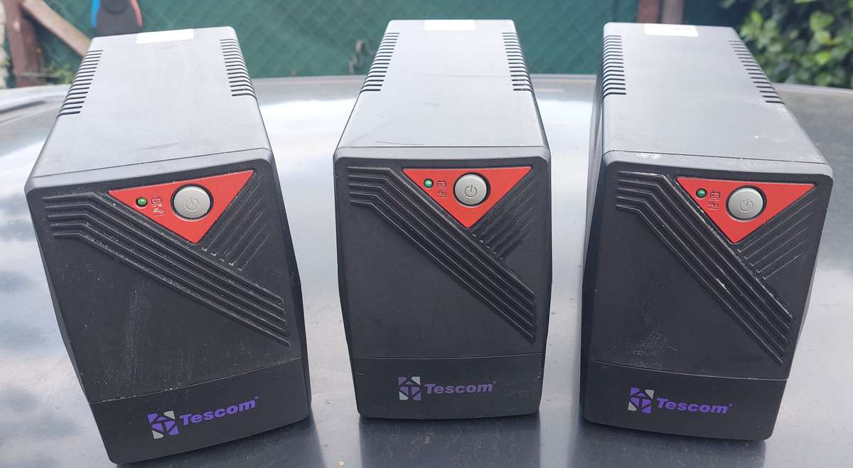 UPS WORKS PERFECTLY BATTERY NEEDED BIDDING FOR 1 ITEM