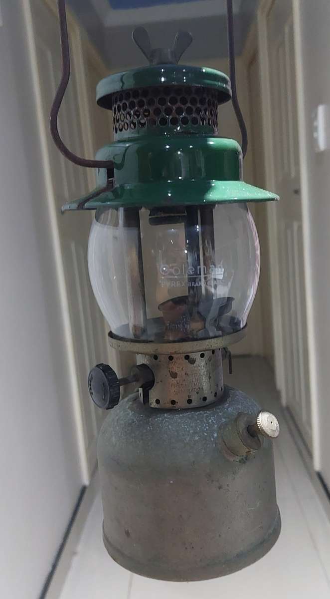 VINTAGE SUNSHINE OF THE NIGHT MADE IN THE USA COLEMAN LANTERN