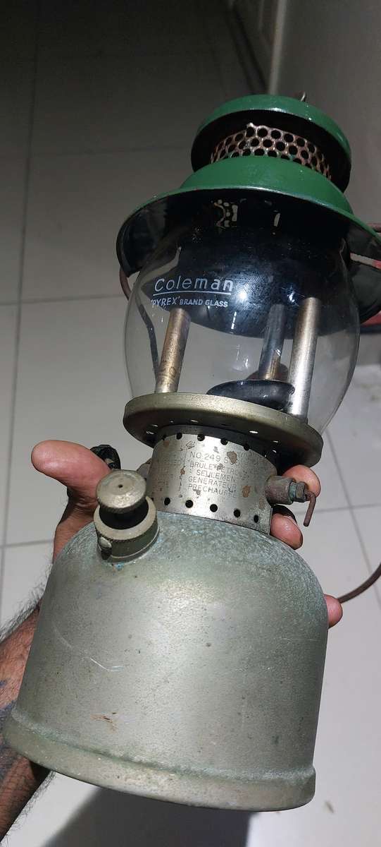 VINTAGE SUNSHINE OF THE NIGHT MADE IN THE USA COLEMAN LANTERN