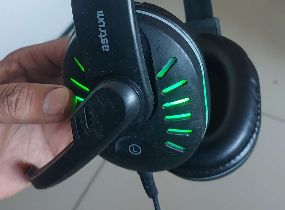 ASTRUM GAMING HEADSET HS750 WORKS BEAUTIFULLY