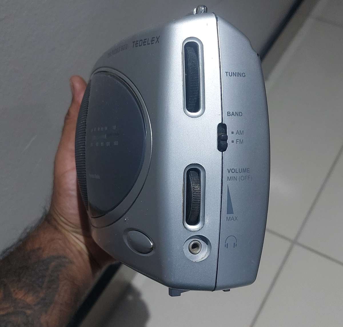 FOR THE COLLECTOR VINTAGE FM RADIO LIKE NEW WORKS PERFECTLY