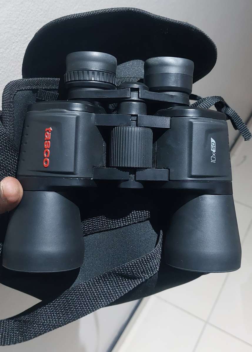 LARGE LIKE NEW TASCO BINOCULARS