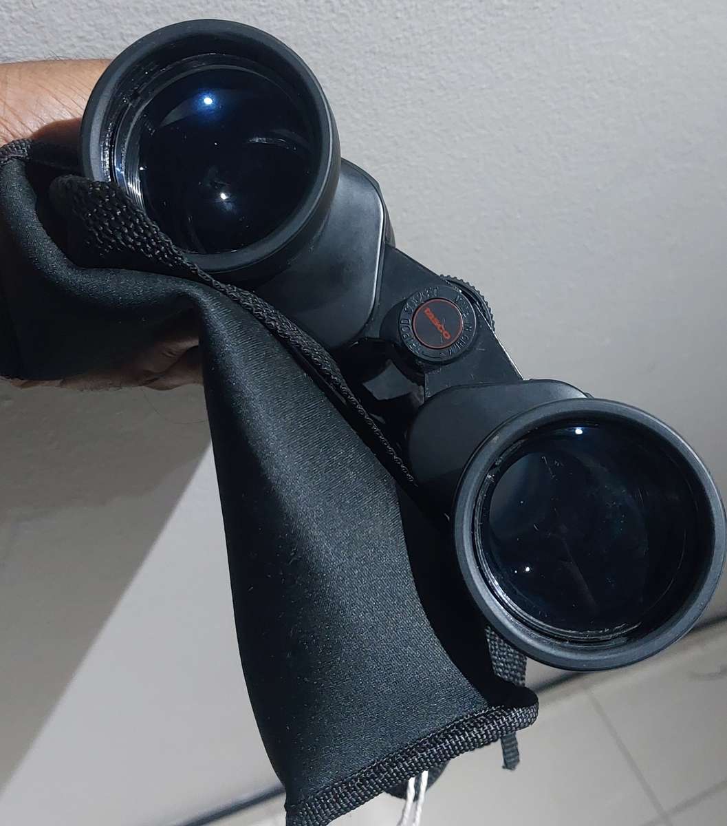 LARGE LIKE NEW TASCO BINOCULARS
