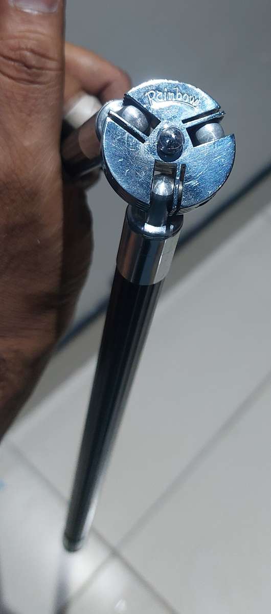 RARE LIKE NEW VINTAGE RAINBOW  TRIPOD METAL WITH EXTENDABLE BRASS LEGS