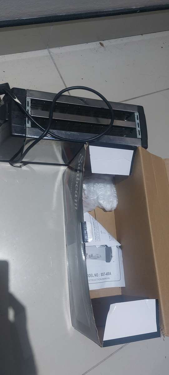 4 SLICE STAINLESS STEEL TOASTER IN BOX