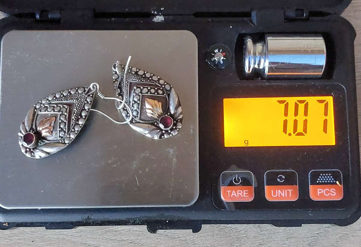 VINTAGE SOLID SILVER EARING WITH GARNET AND GOLD SET 1