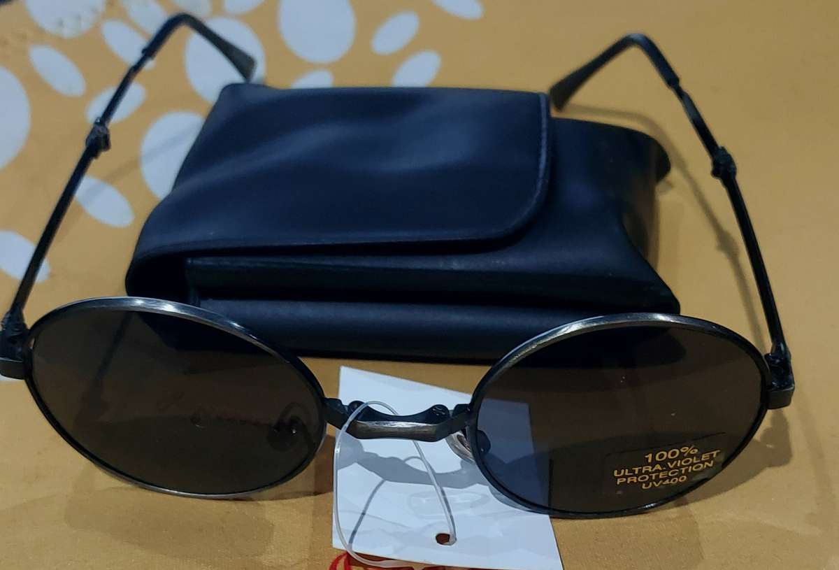 UNISEX FOLD UP  SUN GLASSES WITH CASE