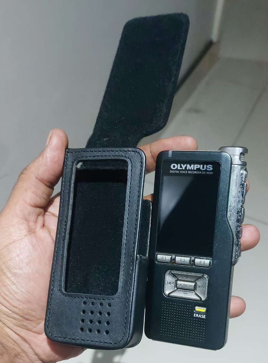 olympus ds-3500 PRO  digital voice recorder INCL LEATHER POUCH