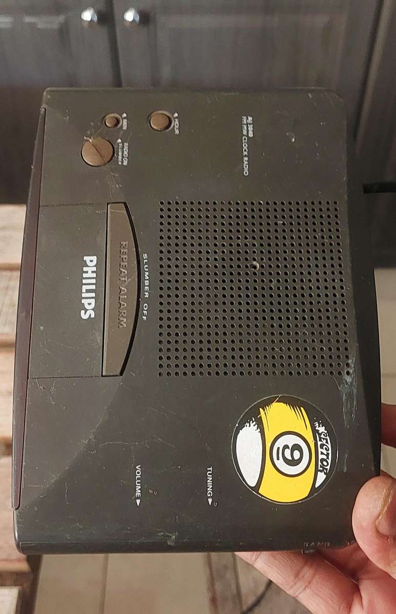 vintage Philips FM radio works plug was changed