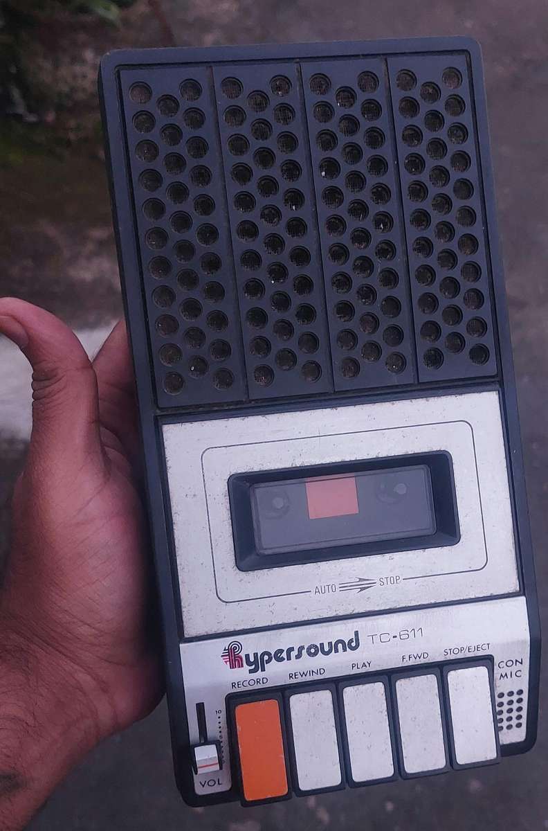 vintage portable radio works thou cassette player band needs to be replaced