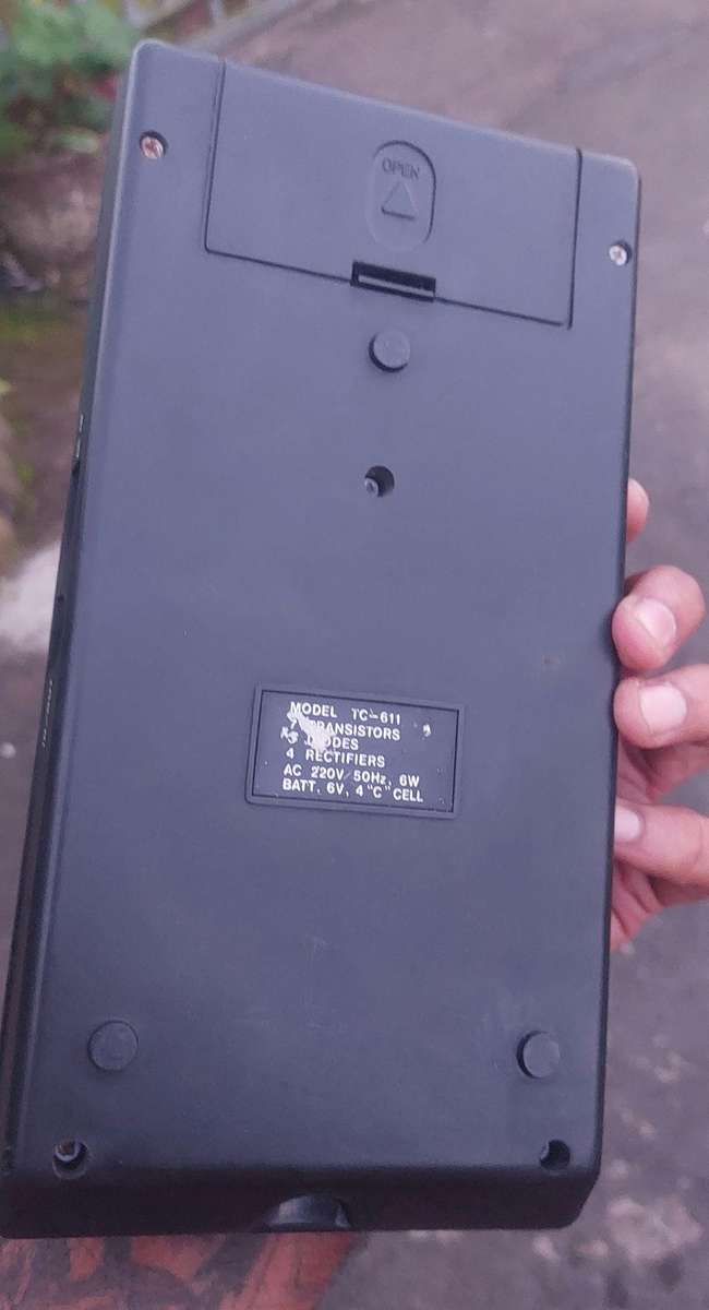 vintage portable radio works thou cassette player band needs to be replaced