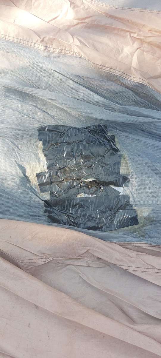 camp master lagoona 2 diner tent  sleeps 7 read description