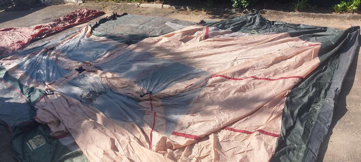 camp master lagoona 2 diner tent  sleeps 7 read description