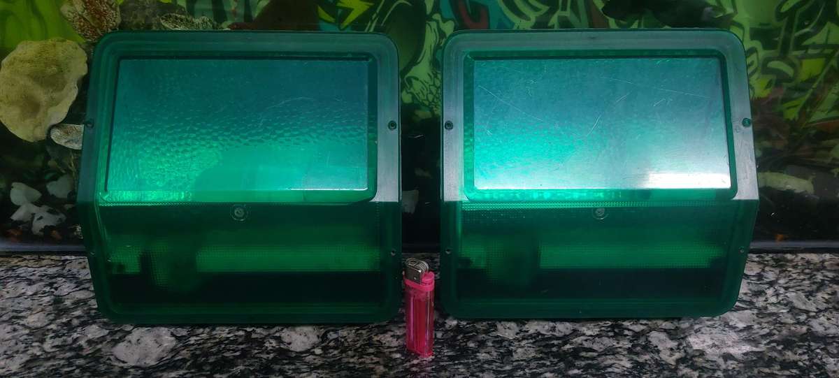 large green color flood lights see lighter for size