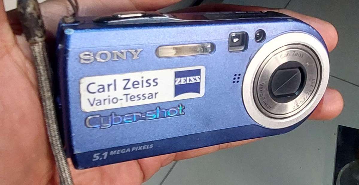 SONY CAMERA WORKS 200% read description