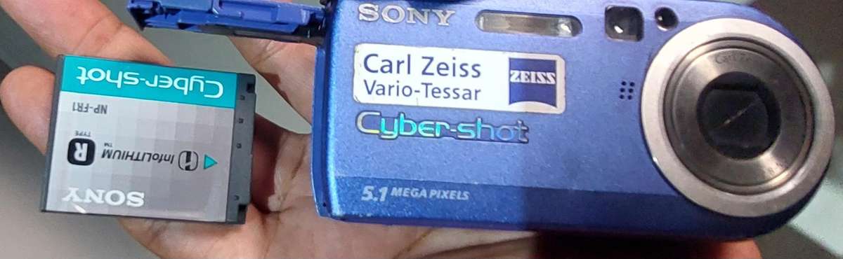 SONY CAMERA WORKS 200% read description