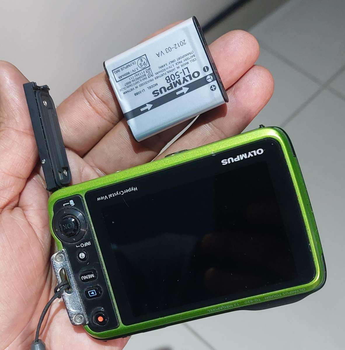 Like new works 200% olympus Tough Tg-620 waterproof camera read description