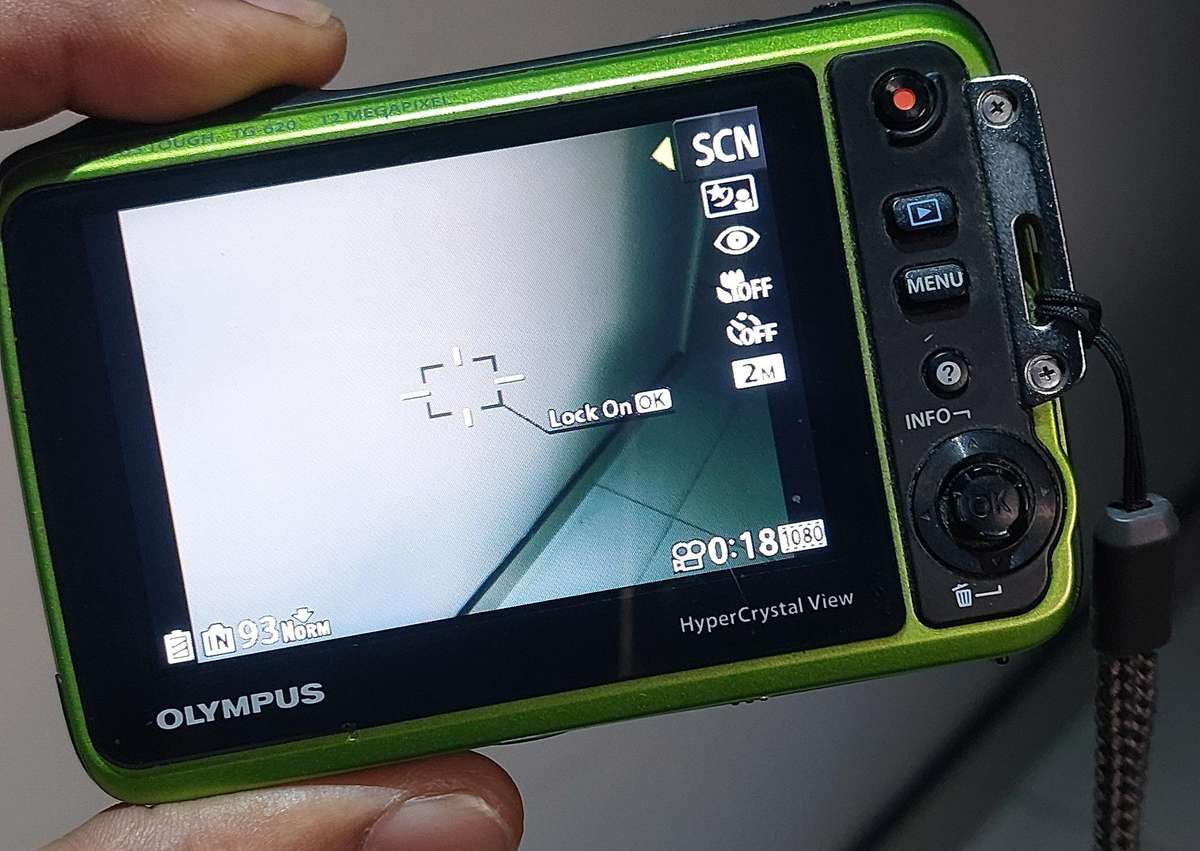 Like new works 200% olympus Tough Tg-620 waterproof camera read description